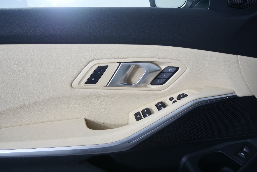 New 2026 BMW 330i Sedan w/ Premium Package RWD image 8