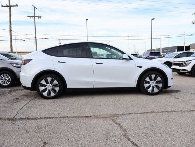 Used 2023 Tesla Model Y Long Range image 9