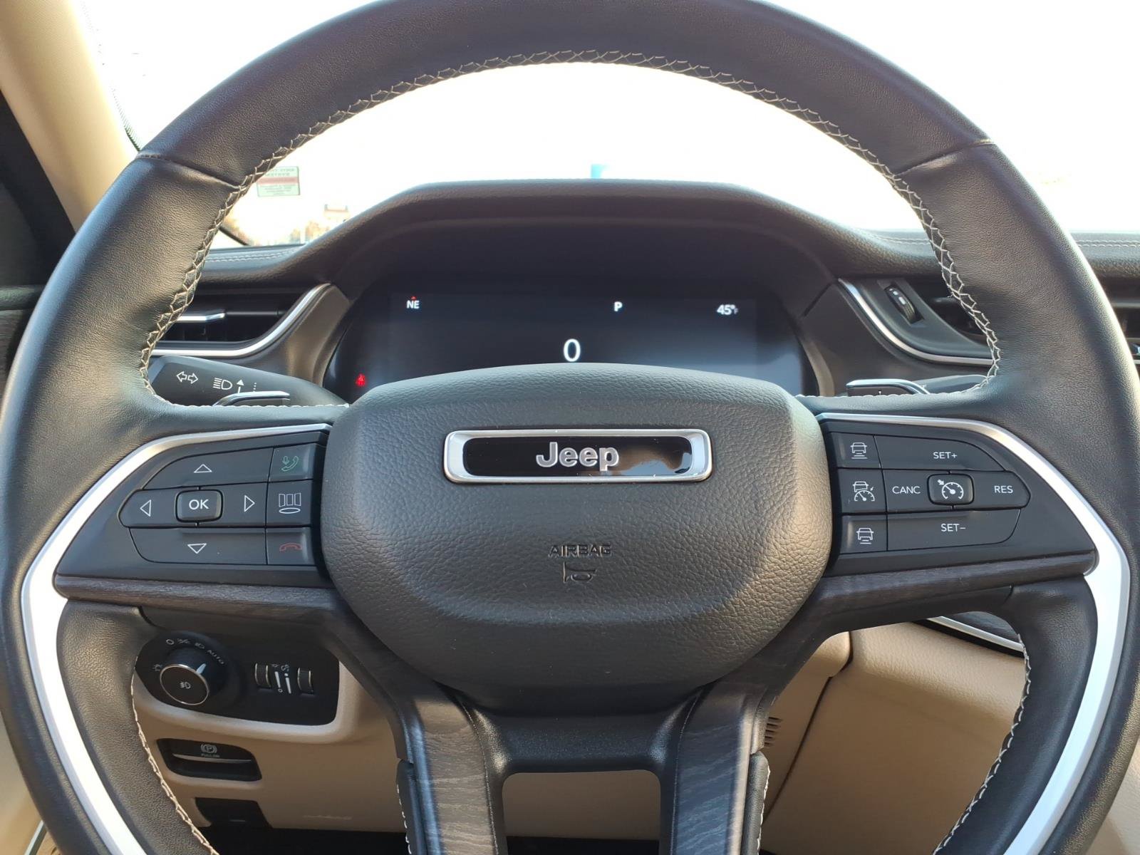 Used 2022 Jeep Grand Cherokee L Limited w/ Luxury Tech Group II AWD/4WD image 28
