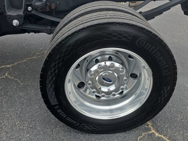 Used 2025 Ford F550 4x4 Regular Cab Super Duty w/ XLT Value Package image 30