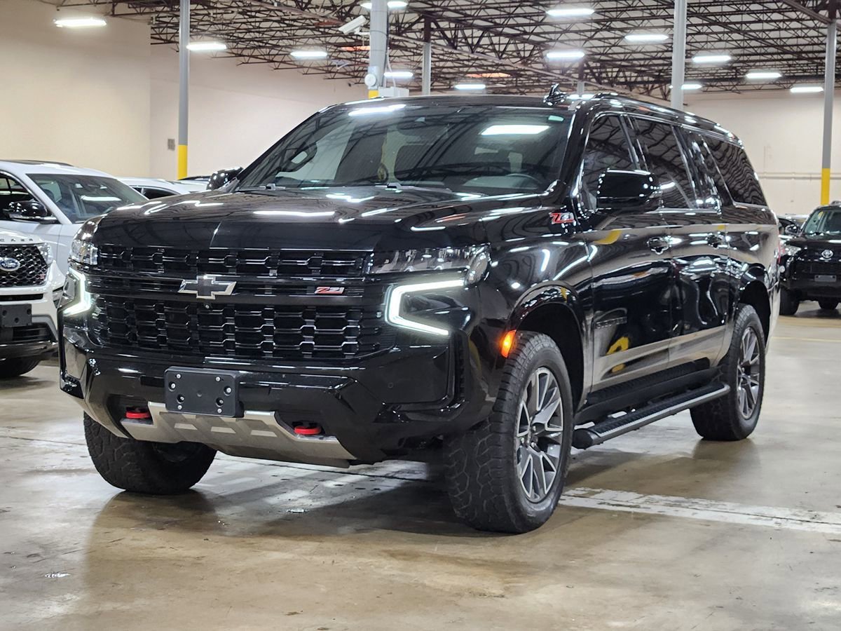 Used 2023 Chevrolet Suburban Z71 w/ Luxury Package AWD/4WD image 4