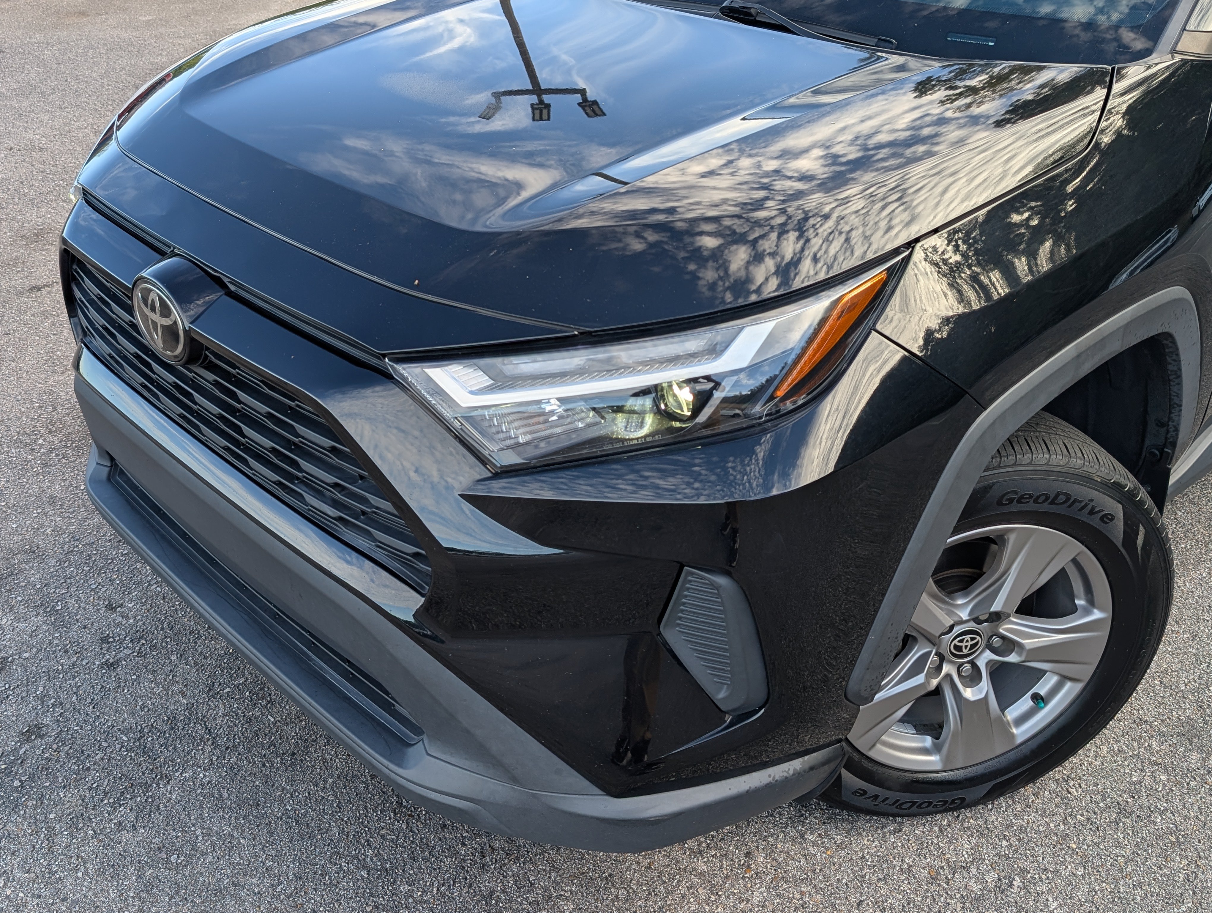 Used 2024 Toyota RAV4 XLE w/ Convenience Package AWD/4WD image 13