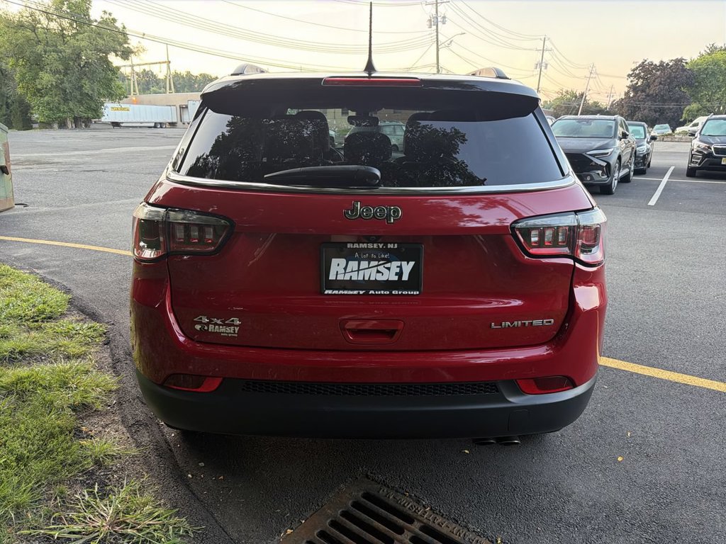 Used 2018 Jeep Compass Limited w/ Navigation Group AWD/4WD image 7
