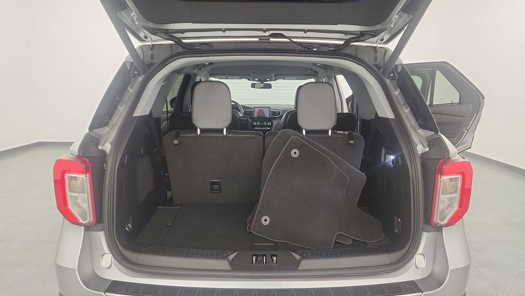Used 2022 Ford Explorer Limited w/ Equipment Group 301A image 33