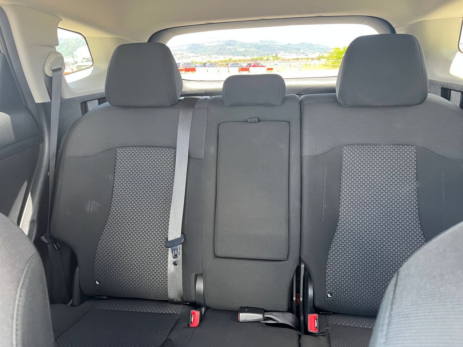 Used 2025 Kia Sportage LX FWD image 32
