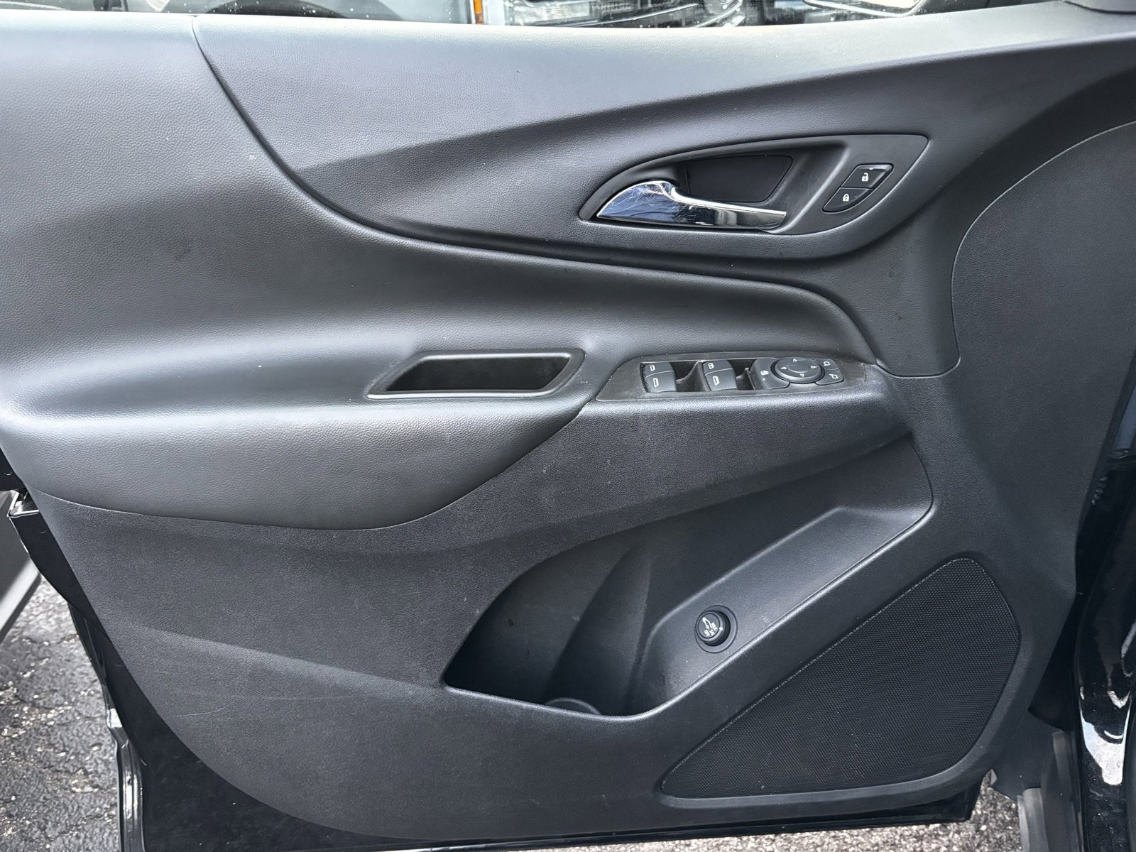 Used 2023 Chevrolet Equinox LT image 16