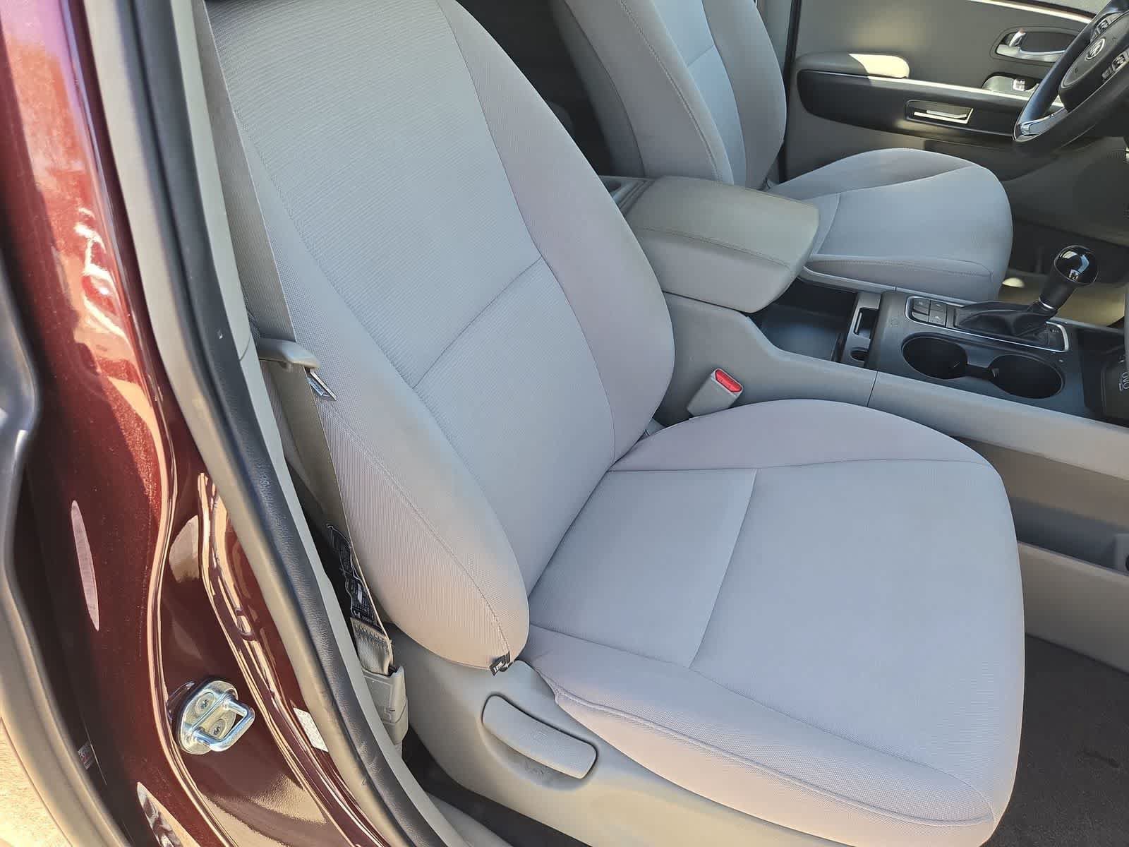 Used 2015 Kia Sedona LX w/ LX Convenience Package FWD image 22