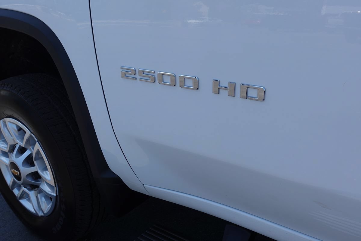 Used 2025 Chevrolet Silverado 2500 W/T AWD/4WD image 12