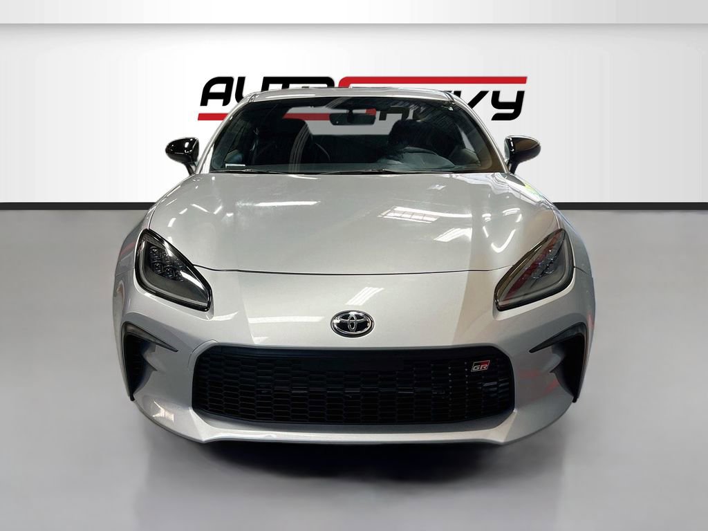 Used 2026 Toyota GR86 w/ ALL Weather Mat Package (TMS) RWD image 2