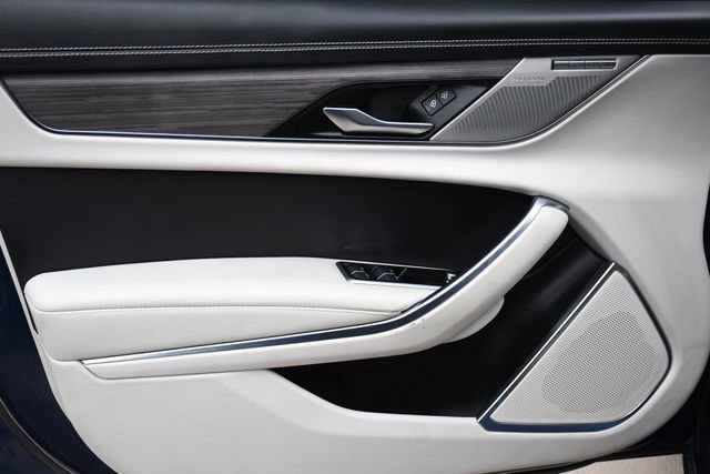 Used 2022 Jaguar XF R-Dynamic SE image 24