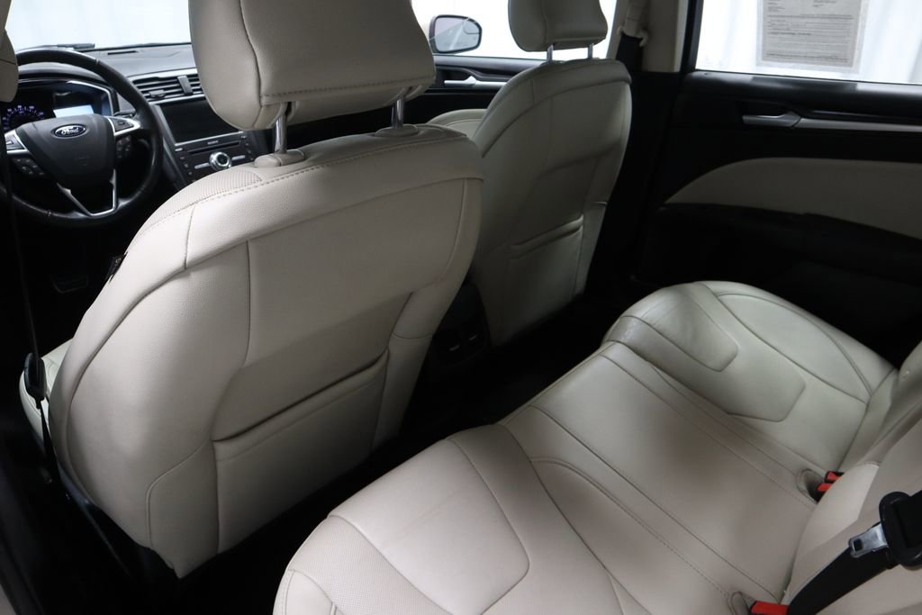 Used 2018 Ford Fusion Titanium image 23