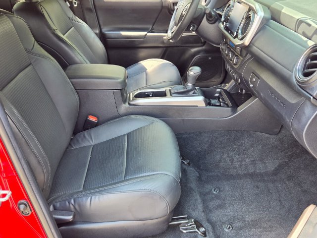 Used 2022 Toyota Tacoma Limited AWD/4WD image 19