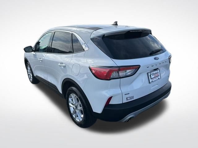 Used 2022 Ford Escape SE image 3