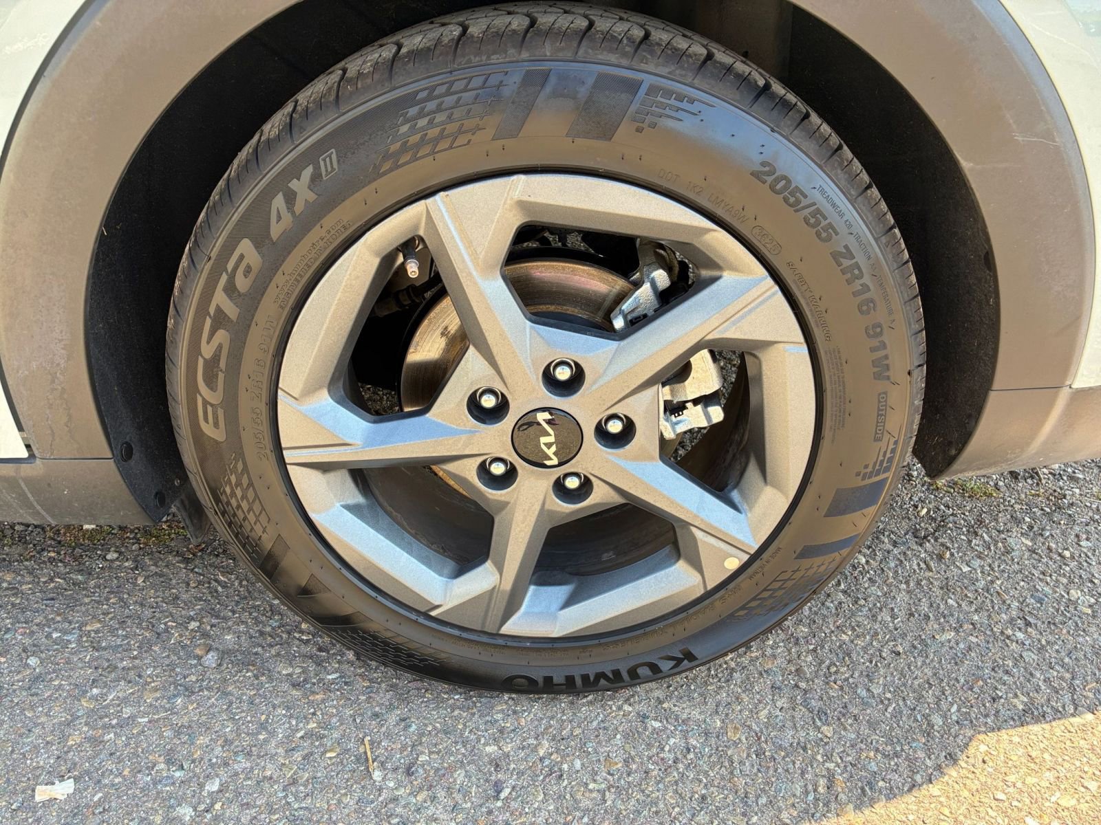 Used 2025 Kia K4 LXS image 29