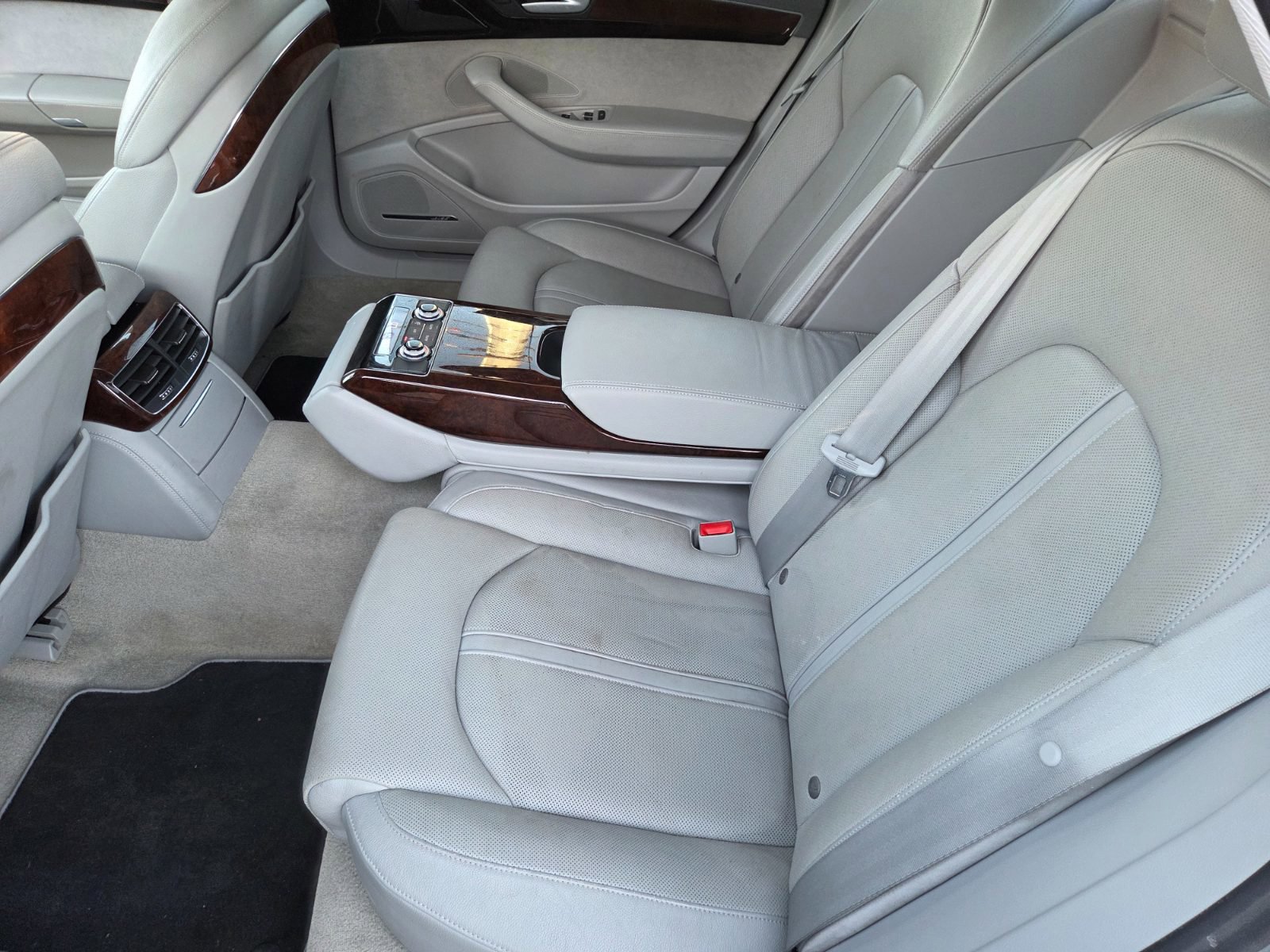 Used 2014 Audi A8 L 3.0T w/ Premium Package image 11