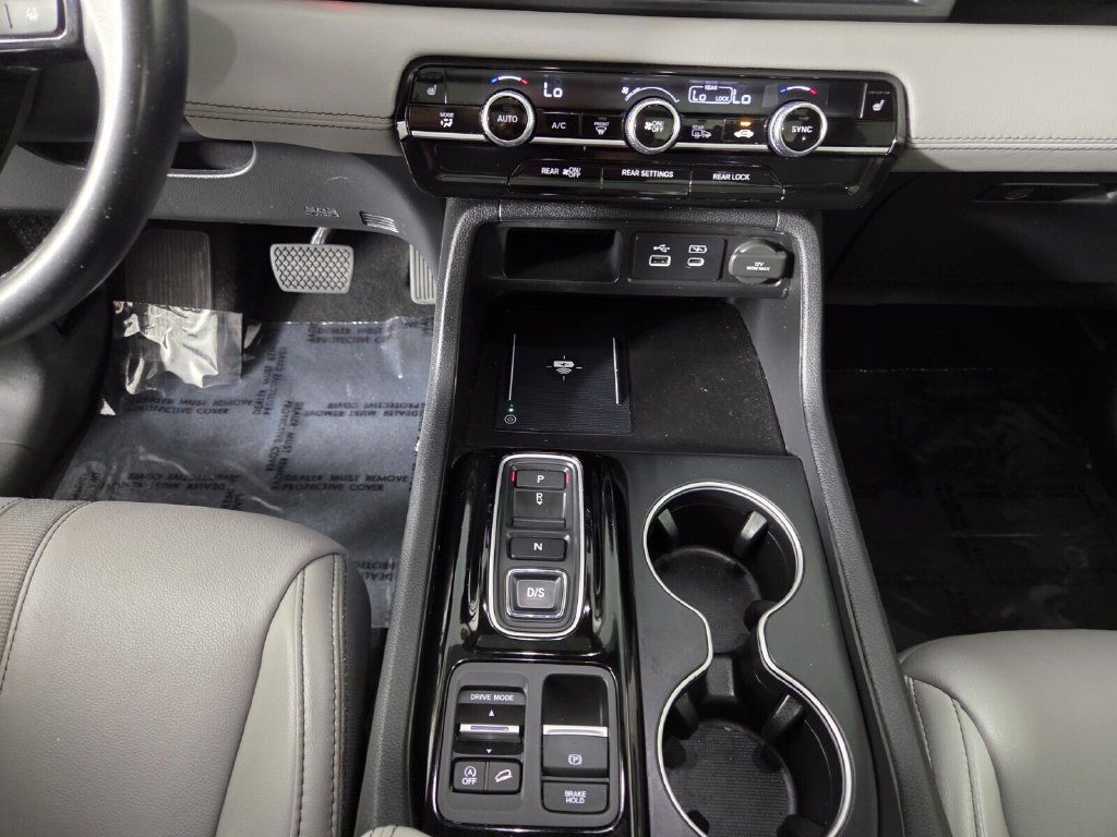 Used 2025 Honda Pilot Touring image 12