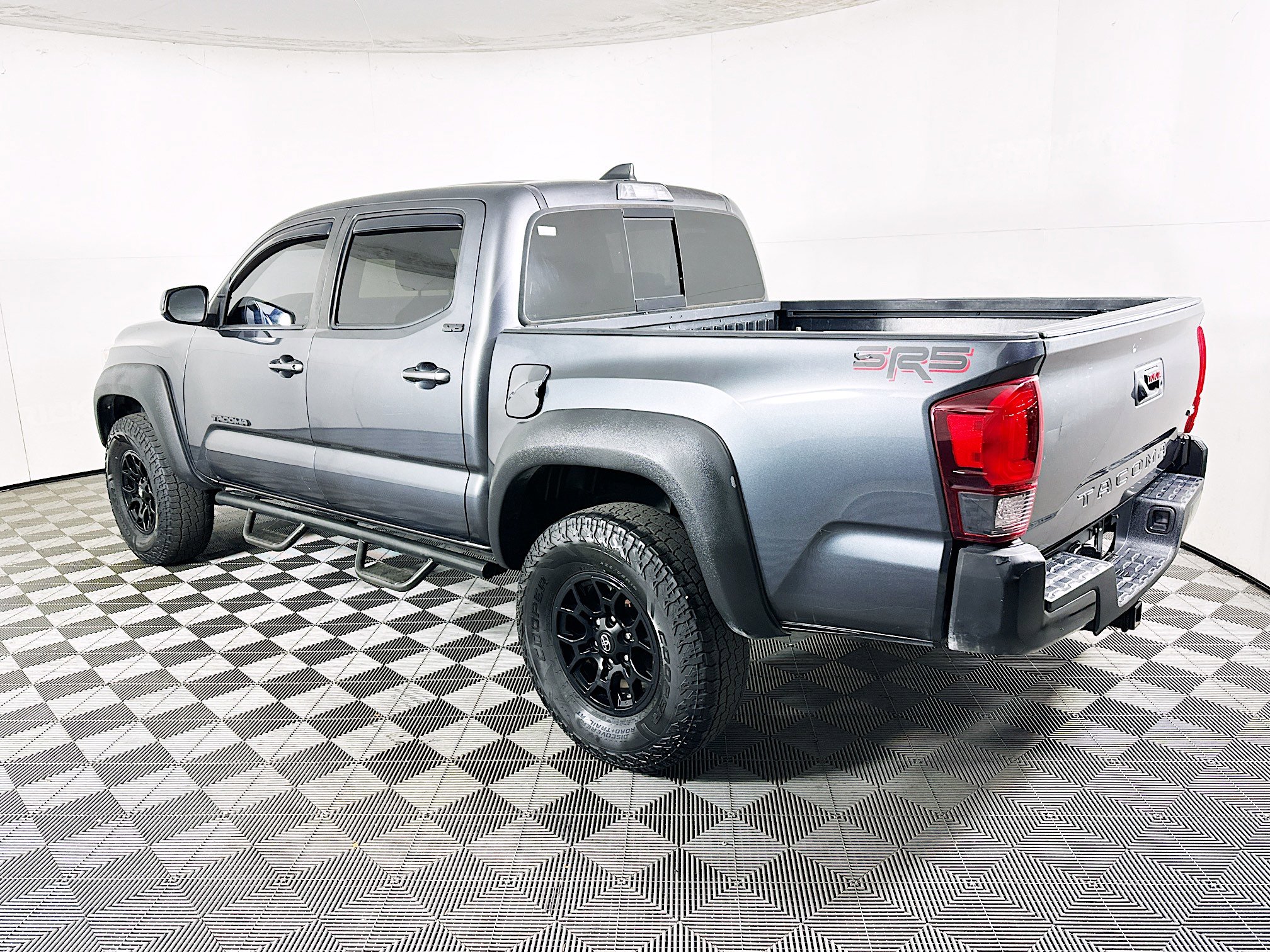 Used 2021 Toyota Tacoma SR5 image 5