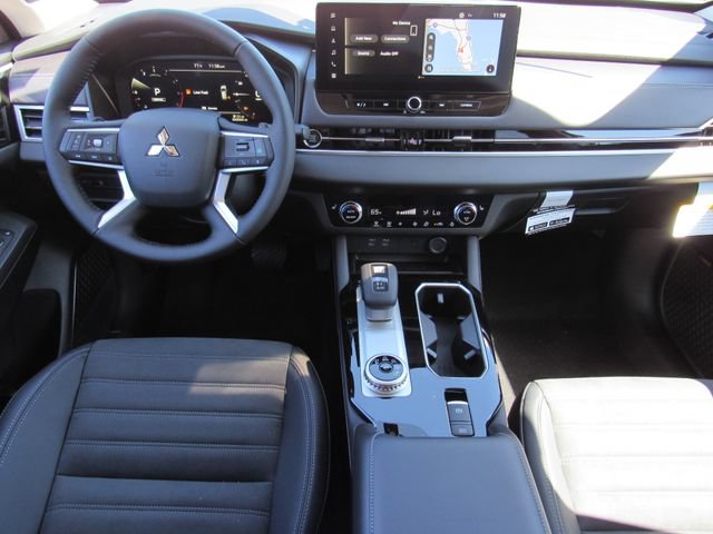 New 2026 Mitsubishi Outlander SE FWD image 17