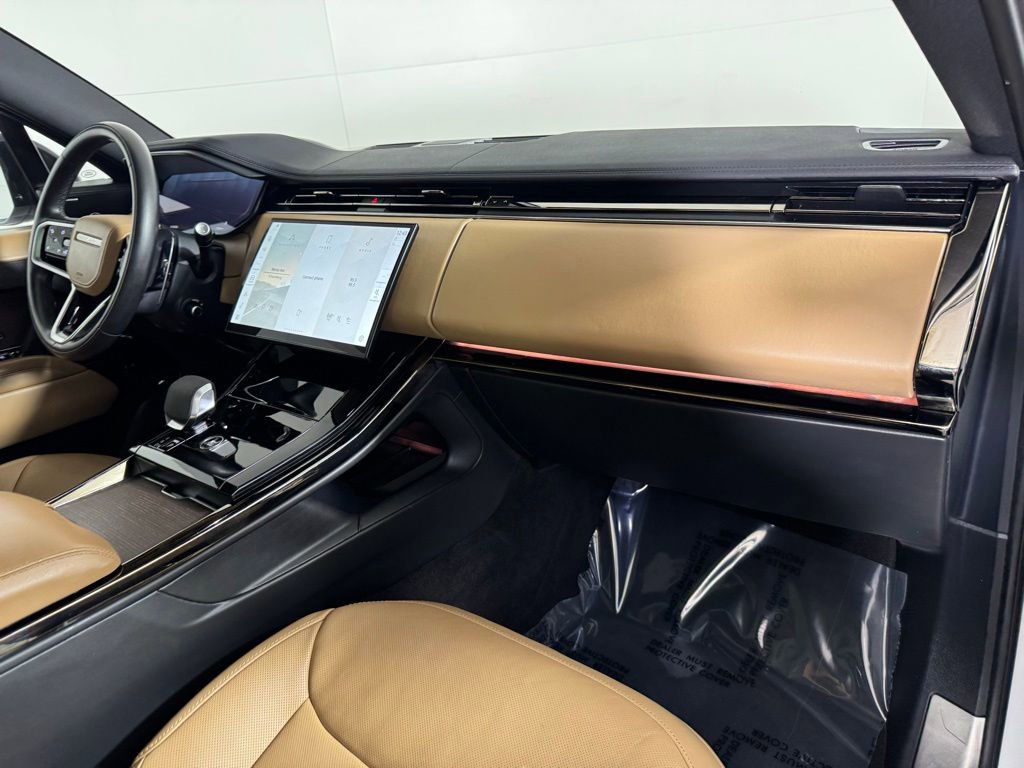 Used 2024 Land Rover Range Rover Sport SE image 33