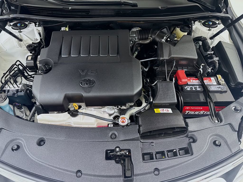 Used 2018 Toyota Avalon Limited w/ Carpet Mat Package FWD image 31