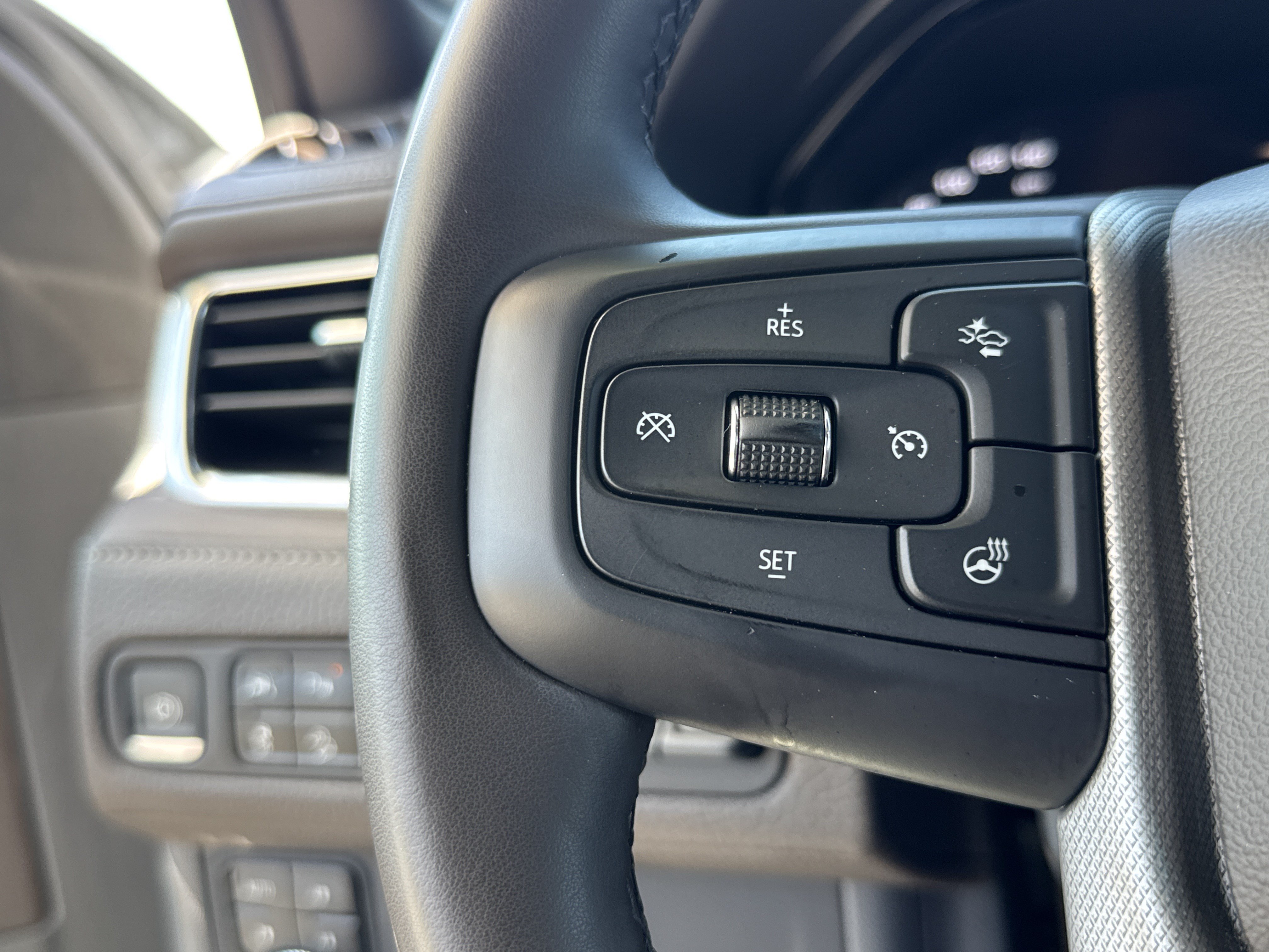 Used 2023 GMC Yukon Denali AWD/4WD image 19