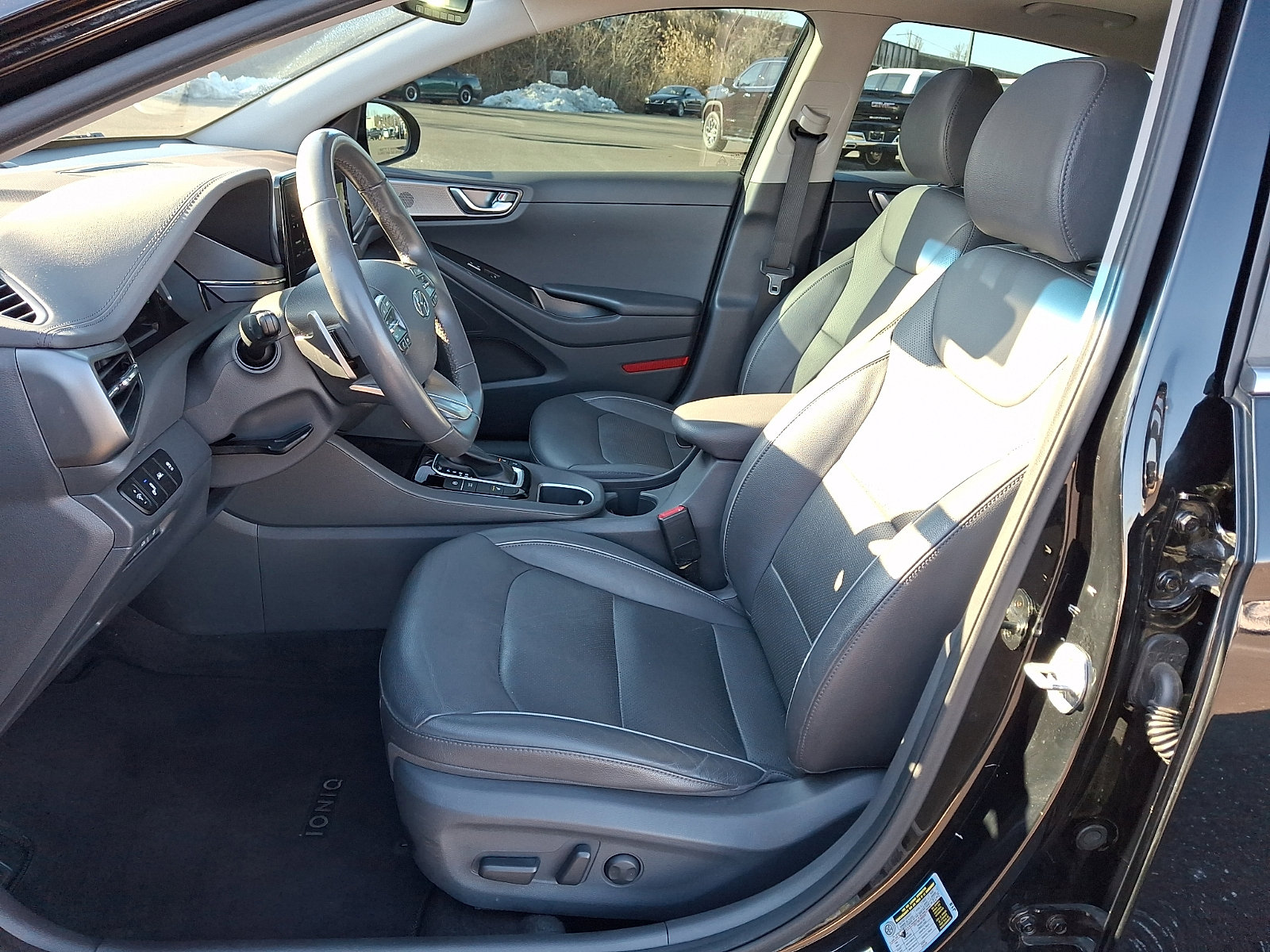 Used 2021 Hyundai Ioniq Limited image 14