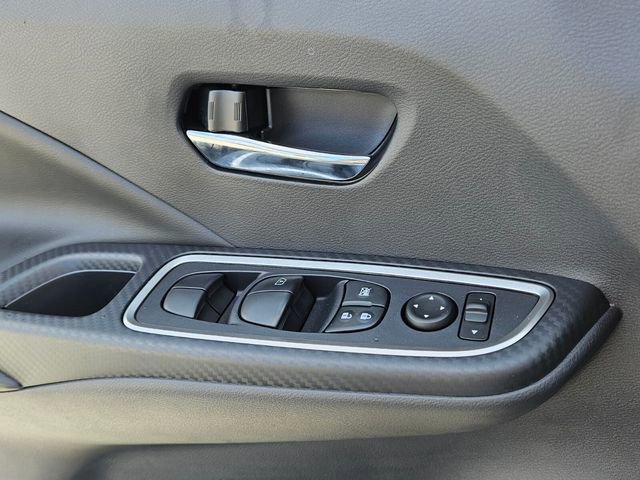 New 2025 Nissan Versa SR w/ Trunk Package FWD image 28