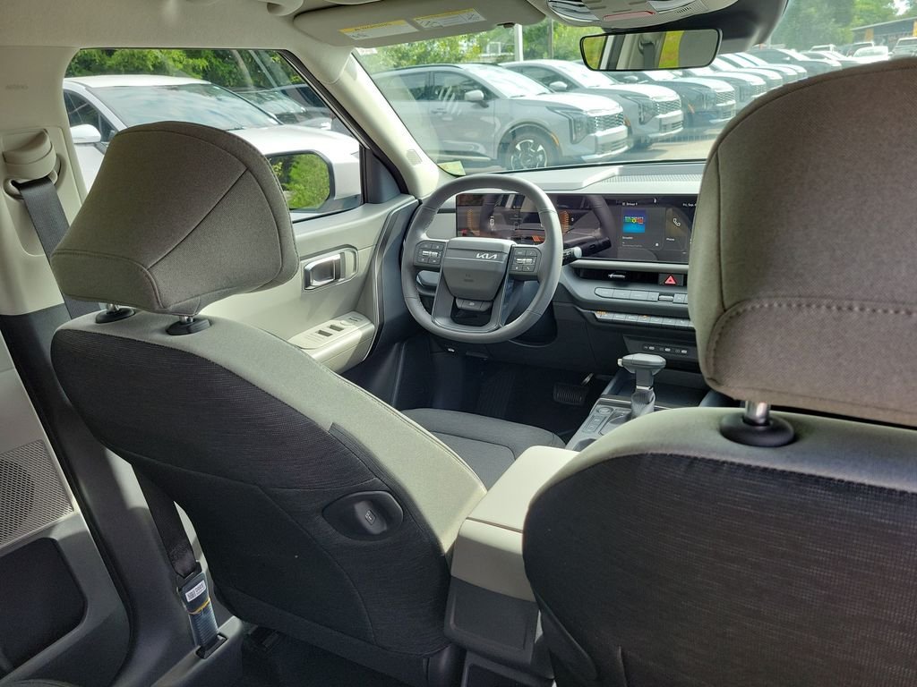New 2027 Kia Seltos LX FWD image 13