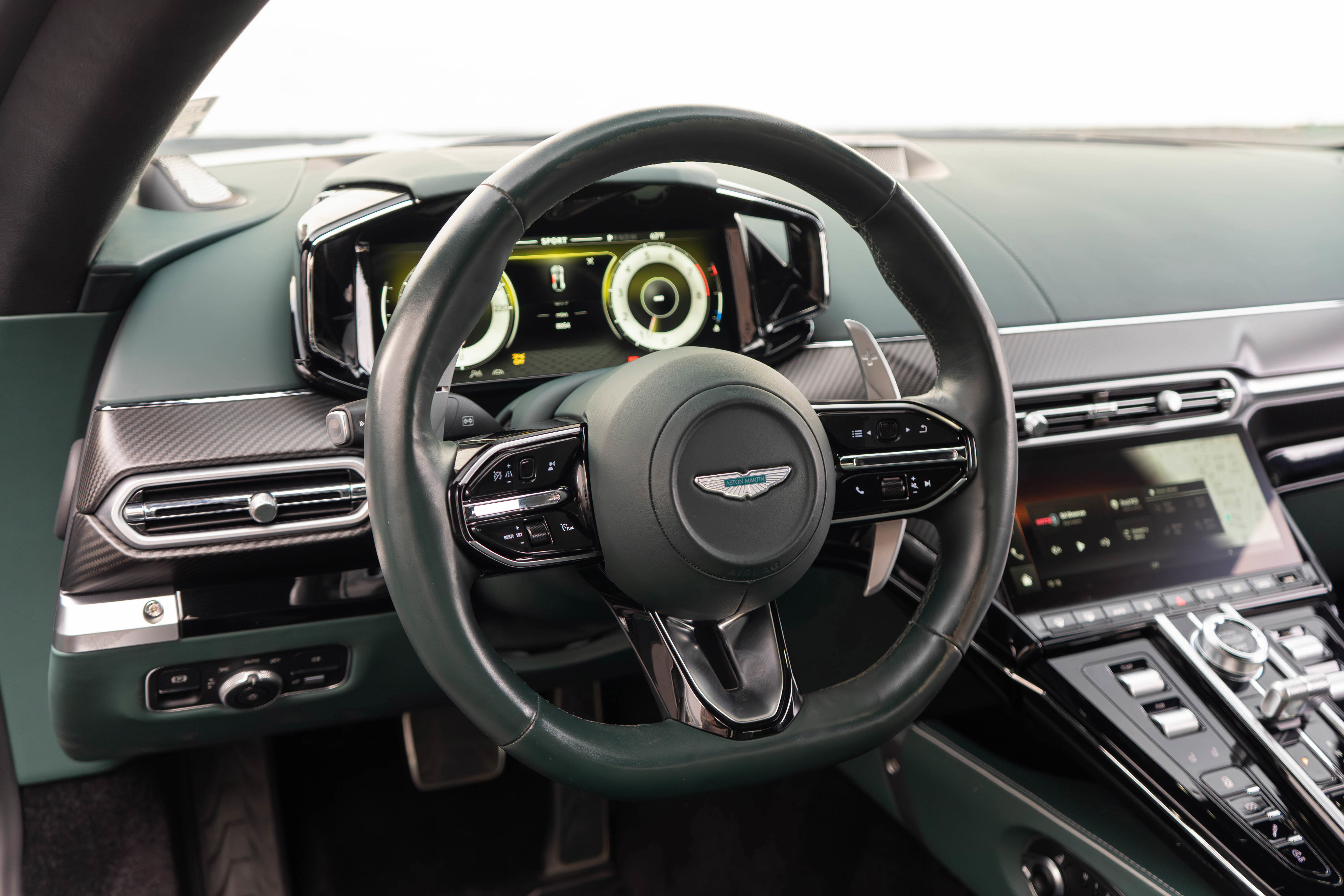 Used 2025 Aston Martin V8 Vantage Coupe image 10