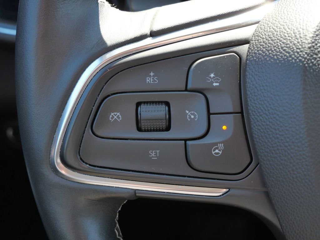 Used 2022 Buick Envision Essence w/ Technology Package I image 40