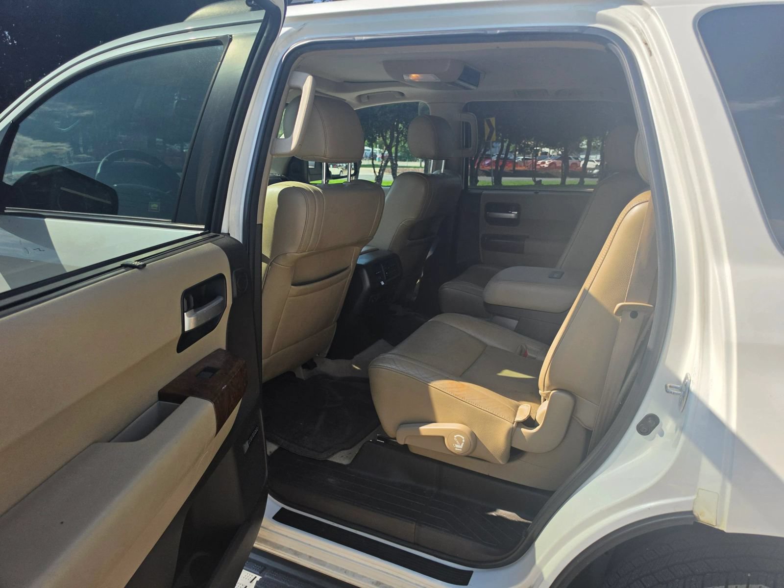 Used 2010 Toyota Sequoia Platinum AWD/4WD image 10