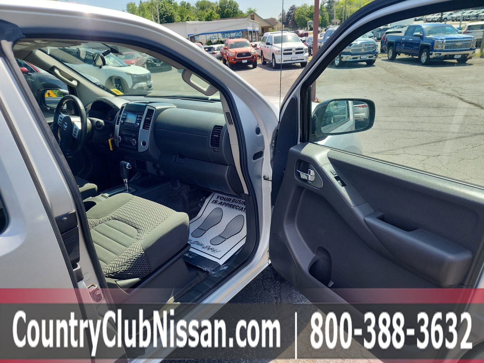 Used 2014 Nissan Frontier SV AWD/4WD image 24
