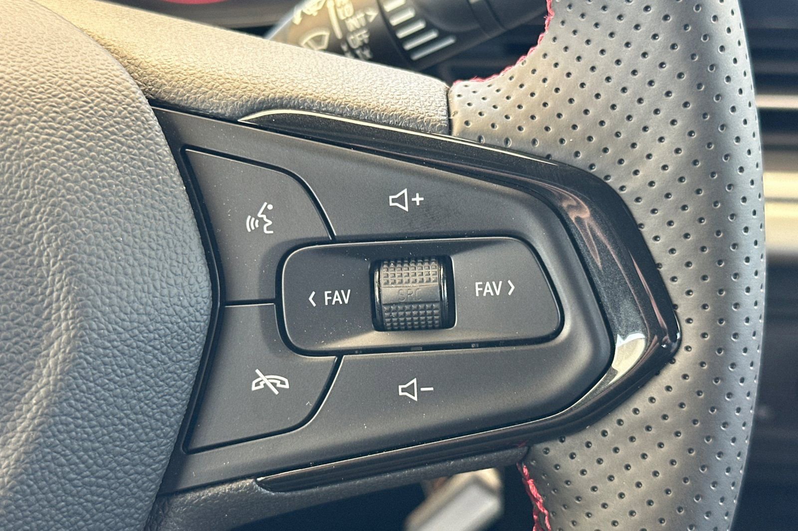 New 2026 Chevrolet Trax RS w/ Driver Confidence Package image 26