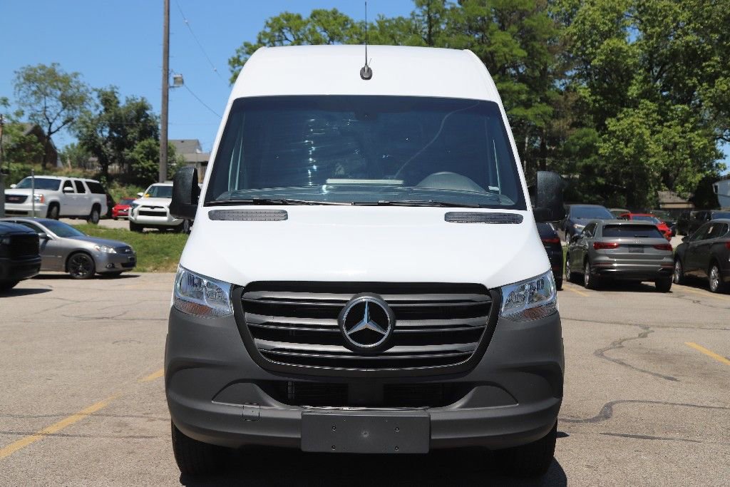 Used 2024 Mercedes-Benz Sprinter 2500 image 18