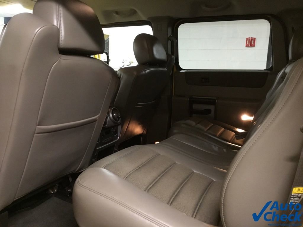 Used 2003 HUMMER H2 w/ Preferred Equipment Group image 31