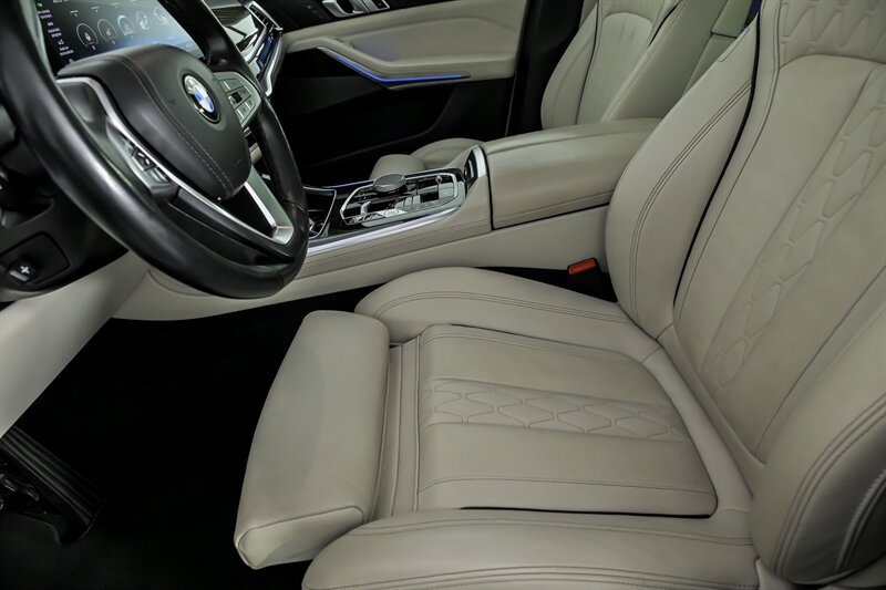 Used 2023 BMW X7 xDrive40i AWD/4WD image 21