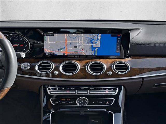 Used 2017 Mercedes-Benz E 300 image 21