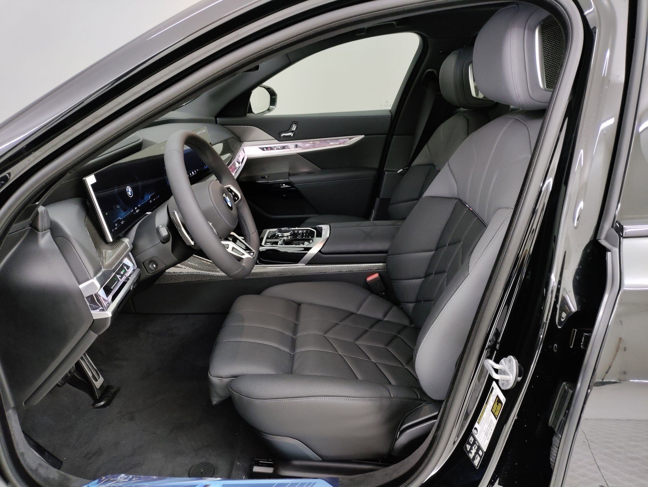 New 2025 BMW 760i xDrive image 12