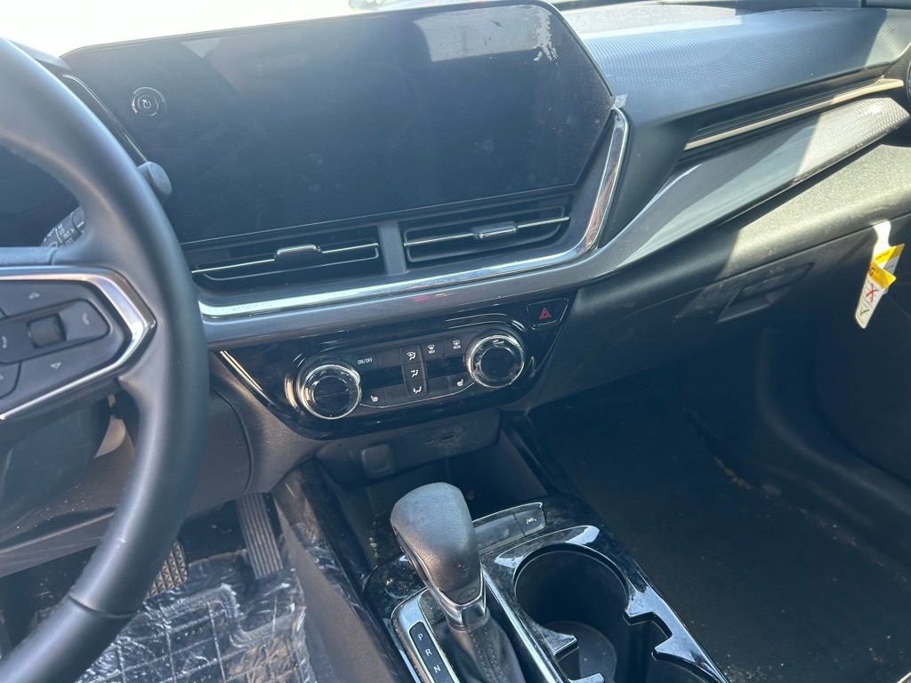 Used 2025 Chevrolet Trax ACTIV w/ Driver Confidence Package image 12