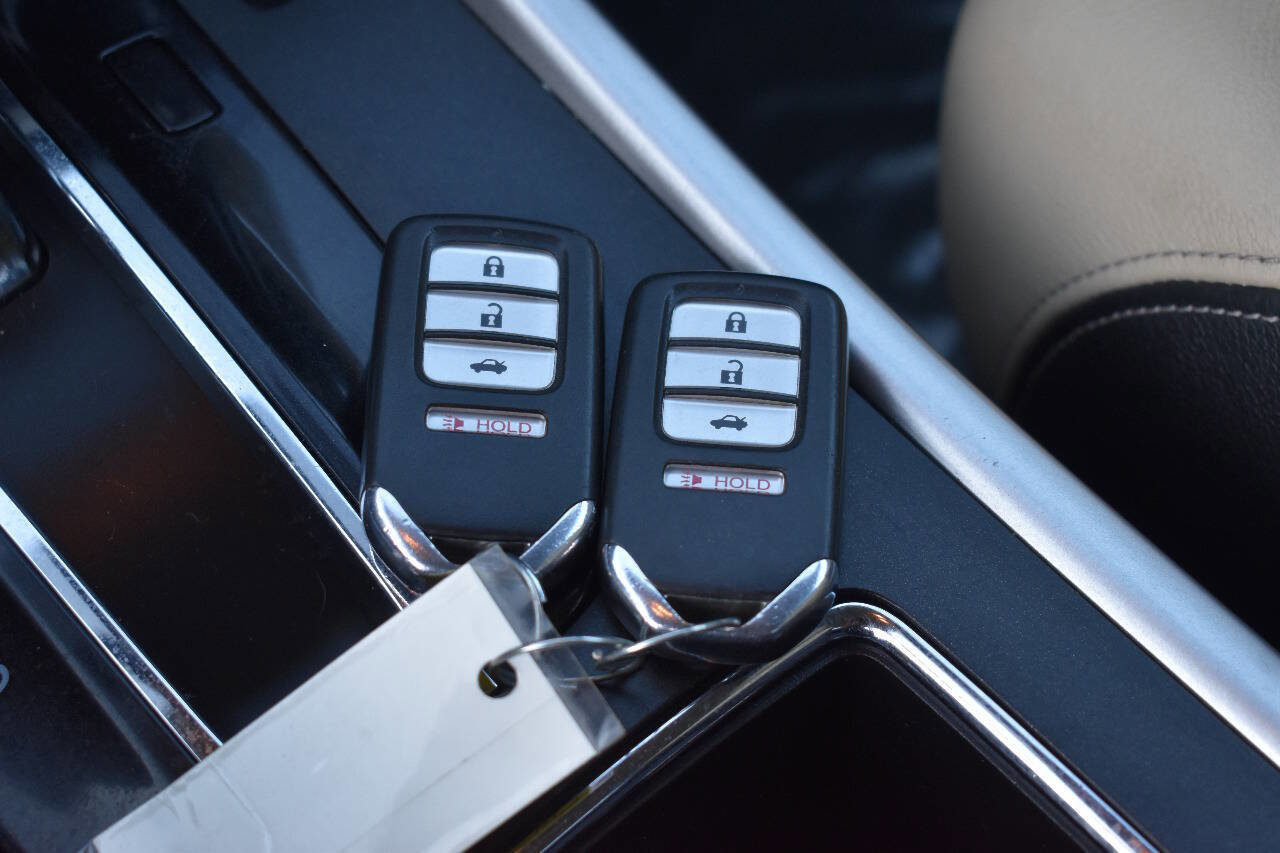 Used 2015 Honda Accord EX-L image 25