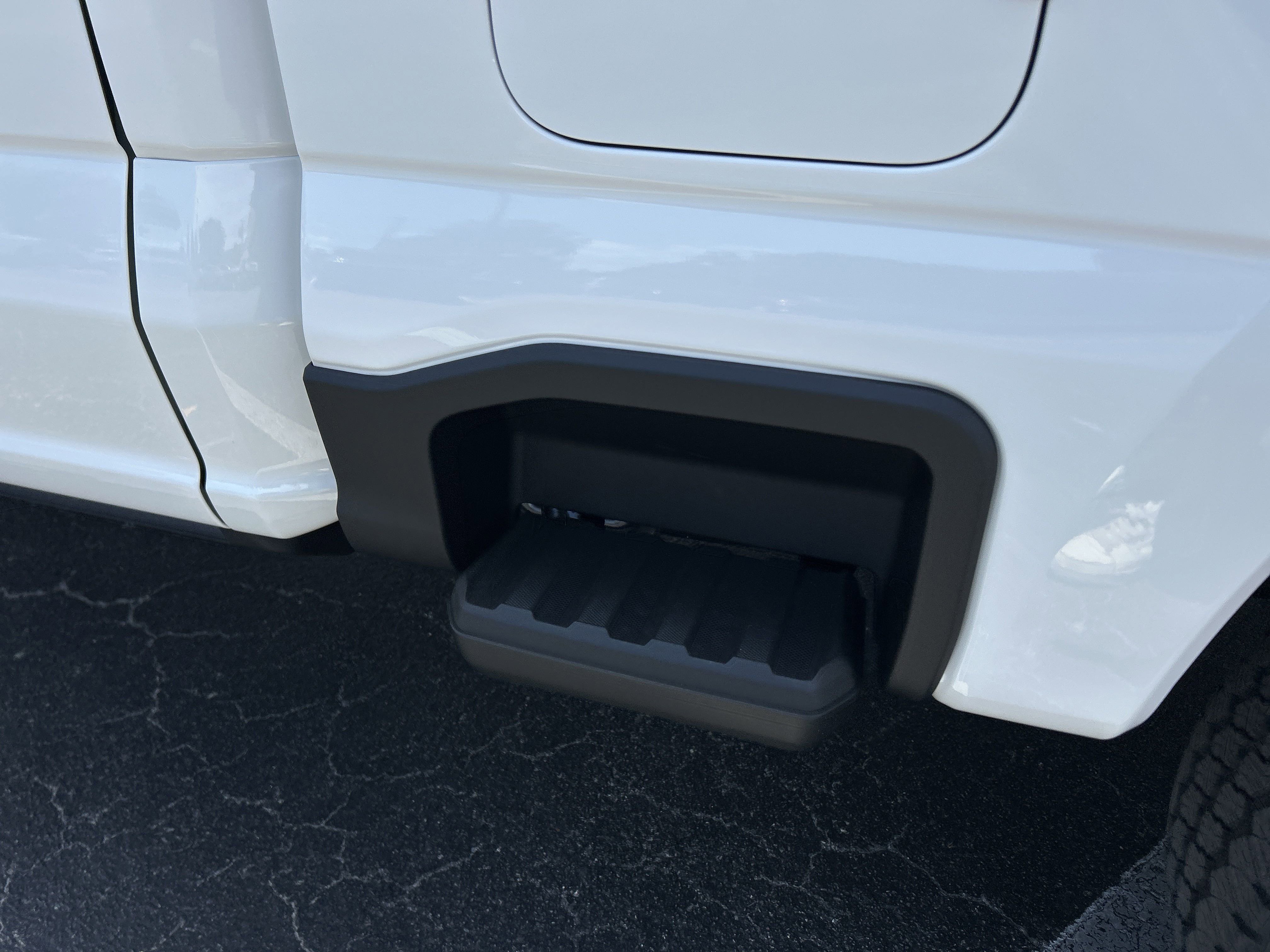 New 2025 Ford F250 Lariat w/ Lariat Ultimate Package image 9