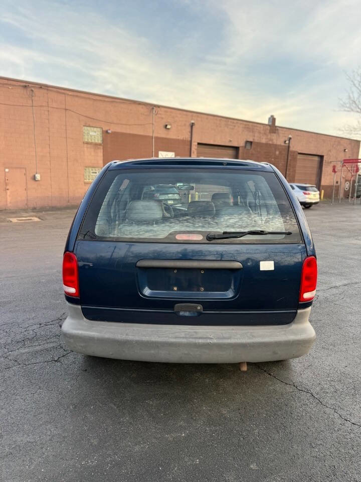 Used 2000 Plymouth Voyager FWD image 5