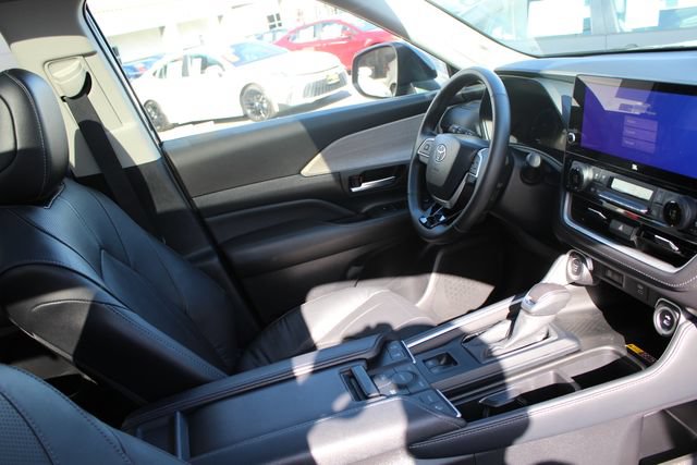 Certified 2025 Toyota Grand Highlander AWD image 31