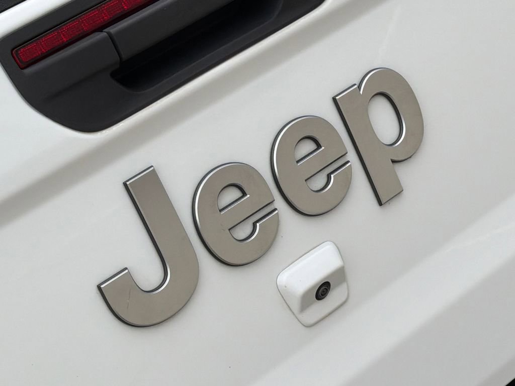 Used 2021 Jeep Gladiator Overland w/ Popular Equipment Package image 11