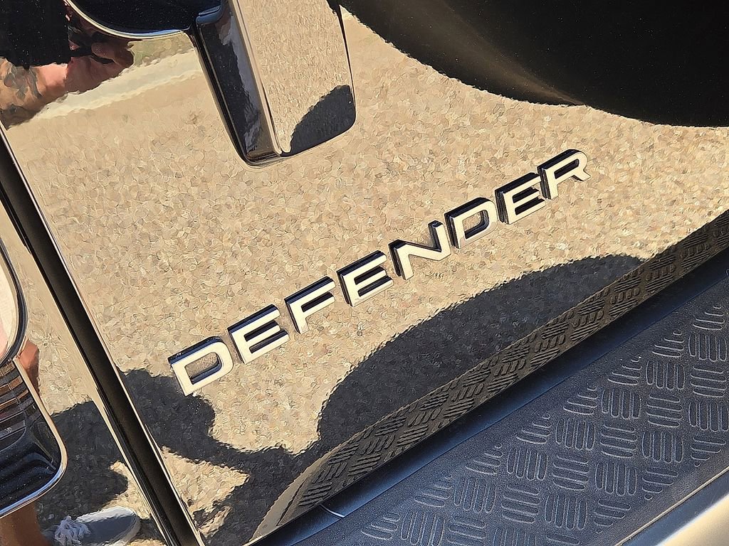 Used 2023 Land Rover Defender 110 V8 AWD/4WD image 14