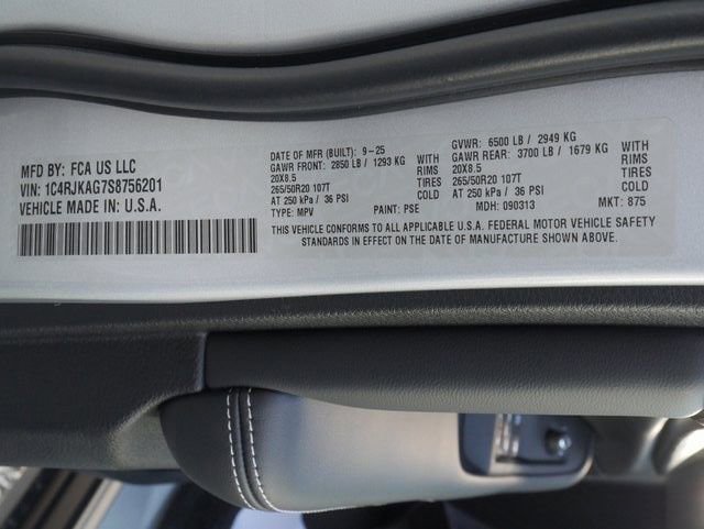 New 2025 Jeep Grand Cherokee L Altitude image 28