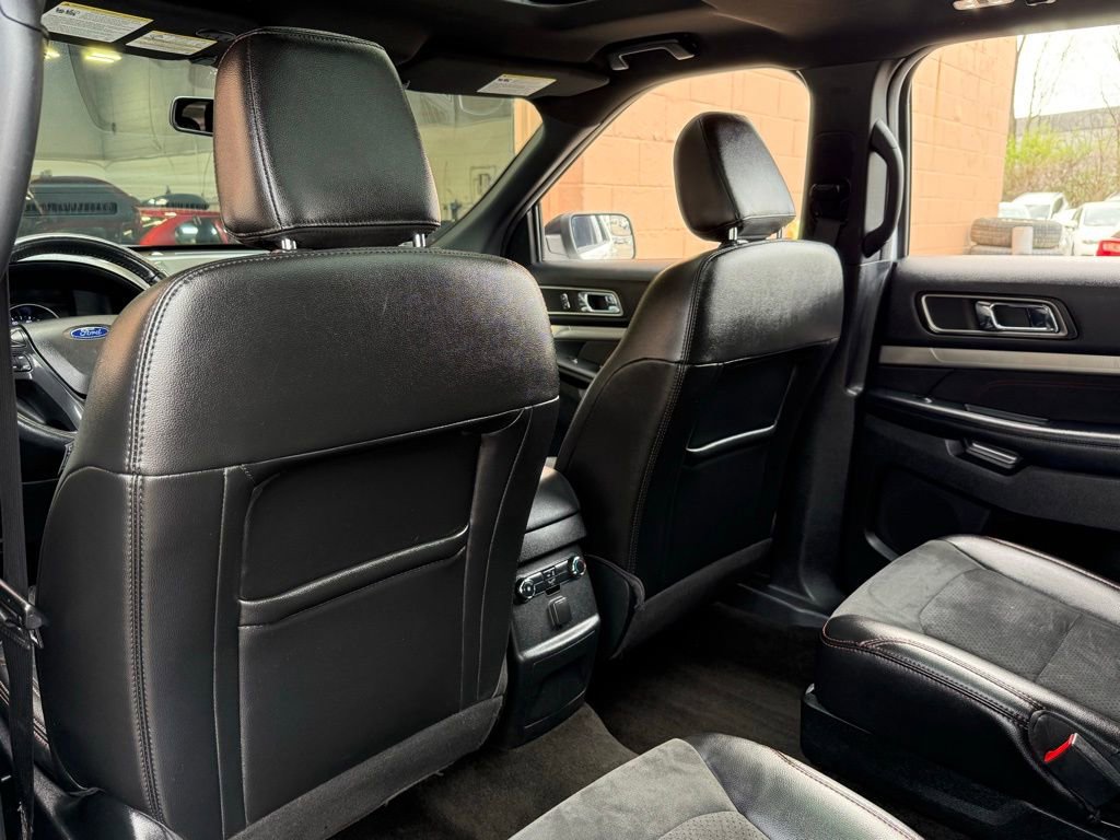 Used 2018 Ford Explorer XLT w/ Equipment Group 202A image 17
