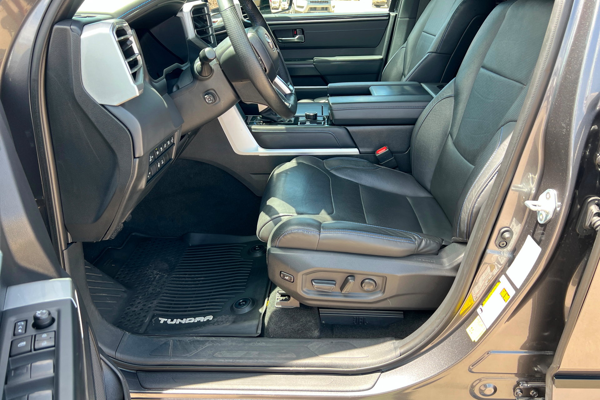 Used 2023 Toyota Tundra Platinum AWD/4WD image 19