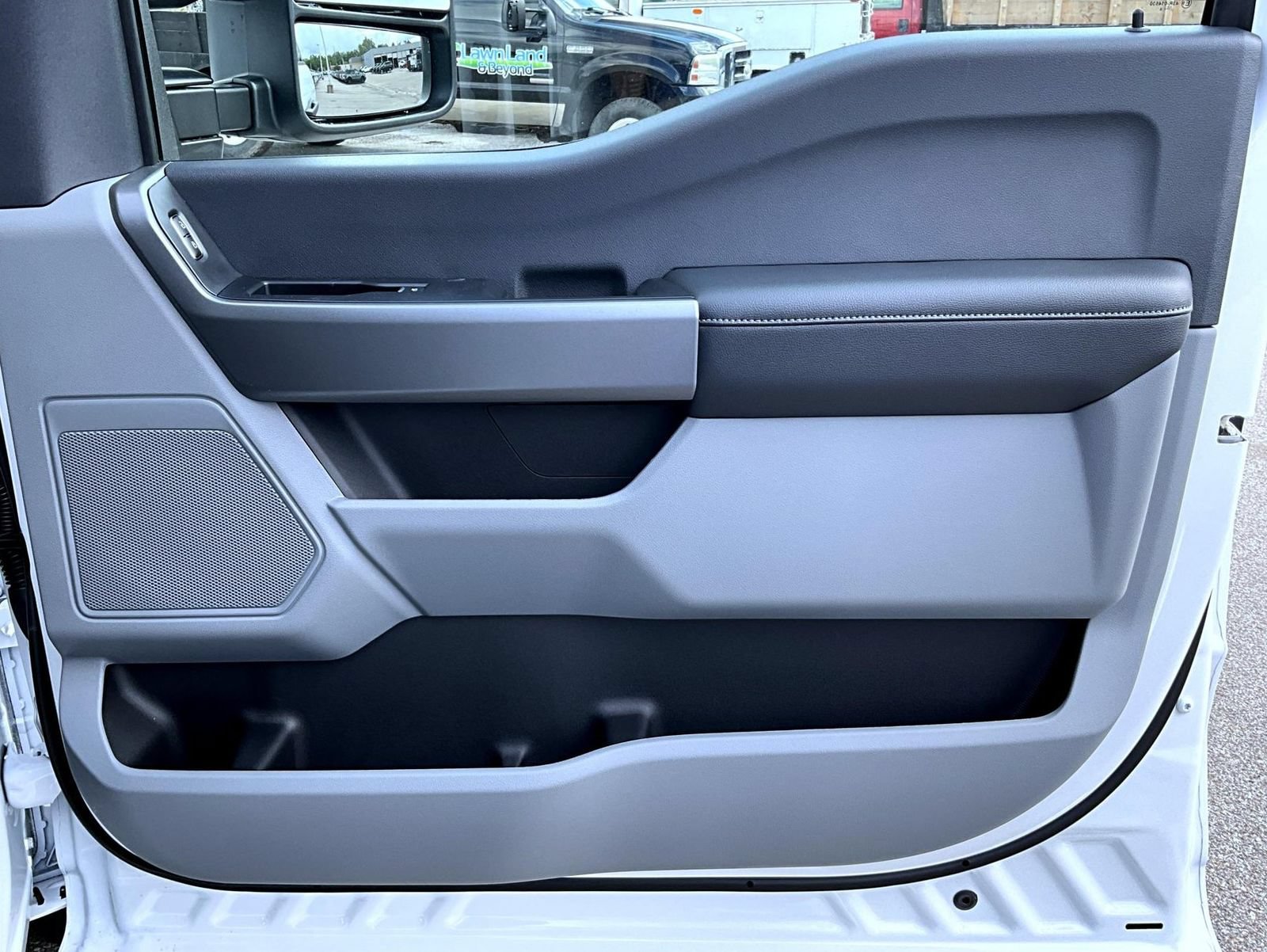 New 2026 Ford F250 XLT w/ FX4 Off-Road Package AWD/4WD image 18