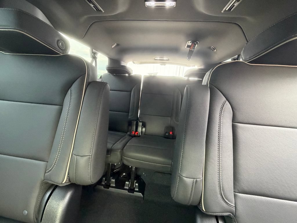 New 2026 Chevrolet Suburban Premier AWD/4WD image 11